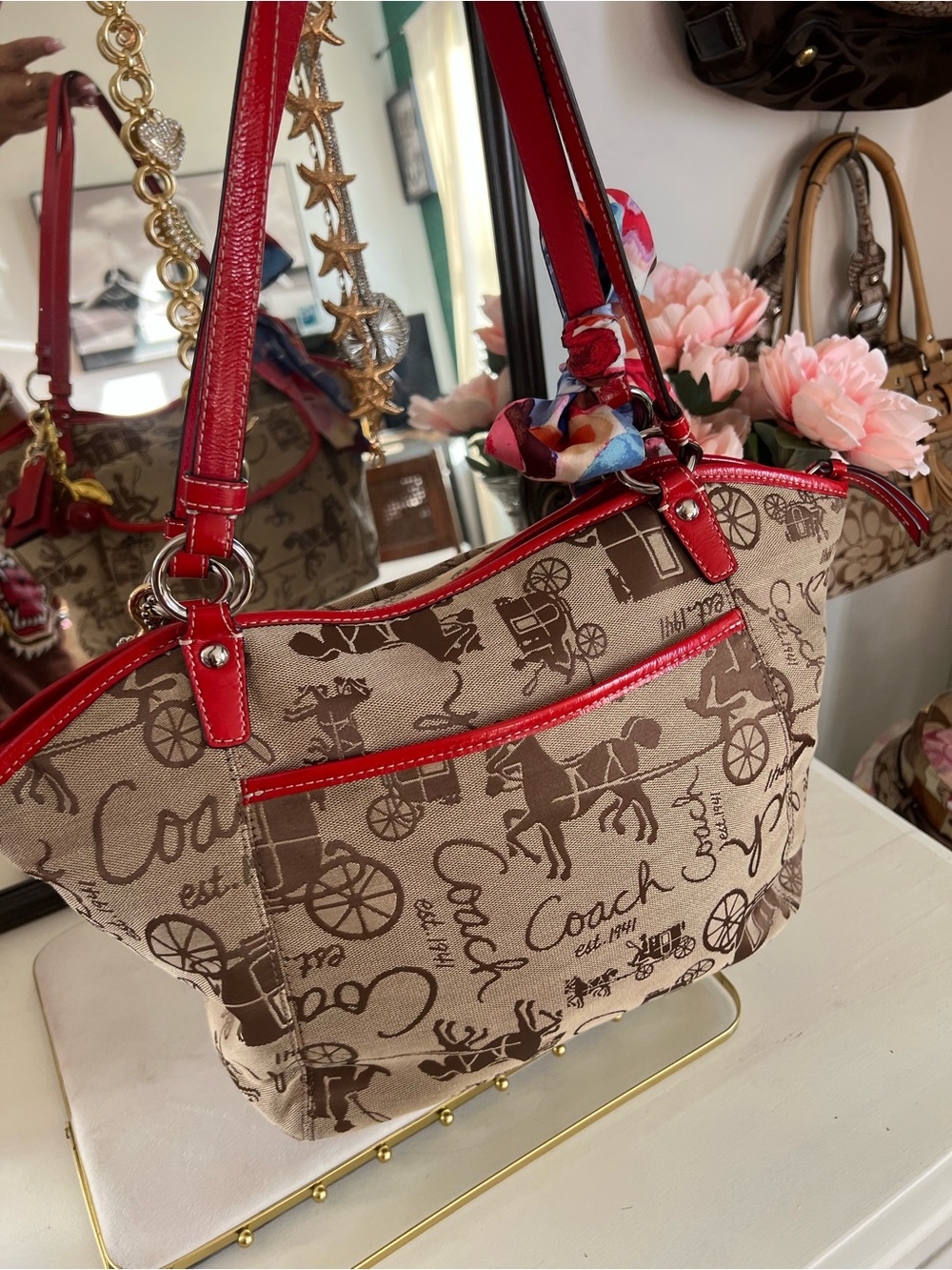 Iconic Coach Horse & Carriage brown canvas shoulder bag w red trim - Picture 9 of 15